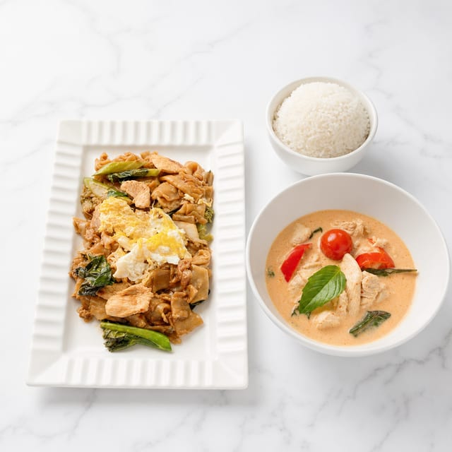 (Combo Full Size) Pad See Ew + Red Curry.